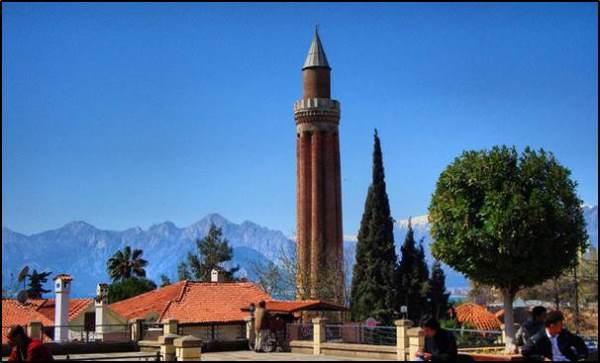 Yivli Minare Camii