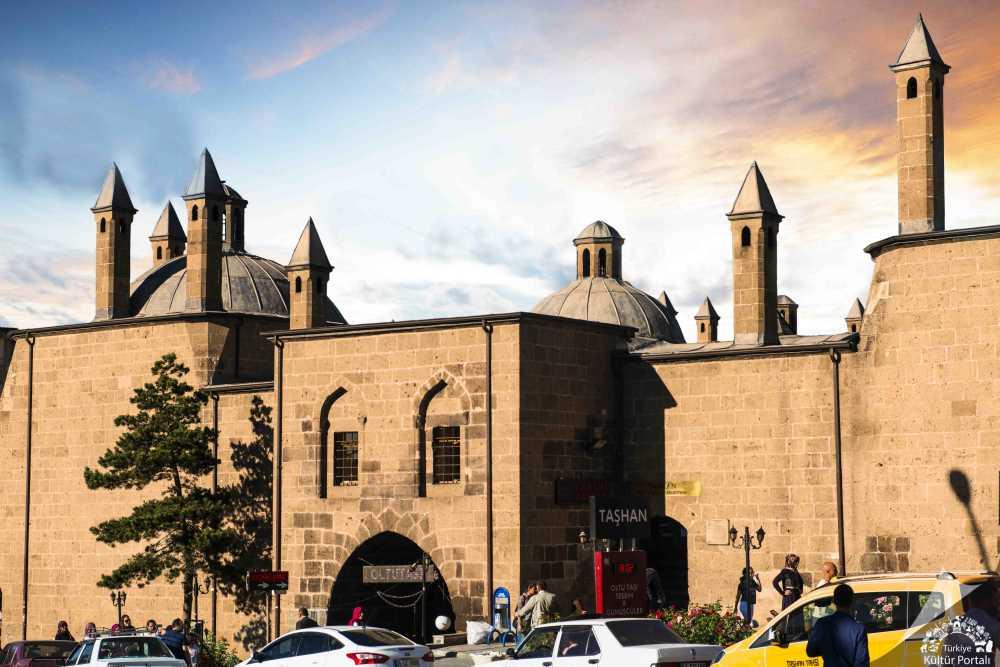 Rüstem Pasha Caravanserai (Taşhan)