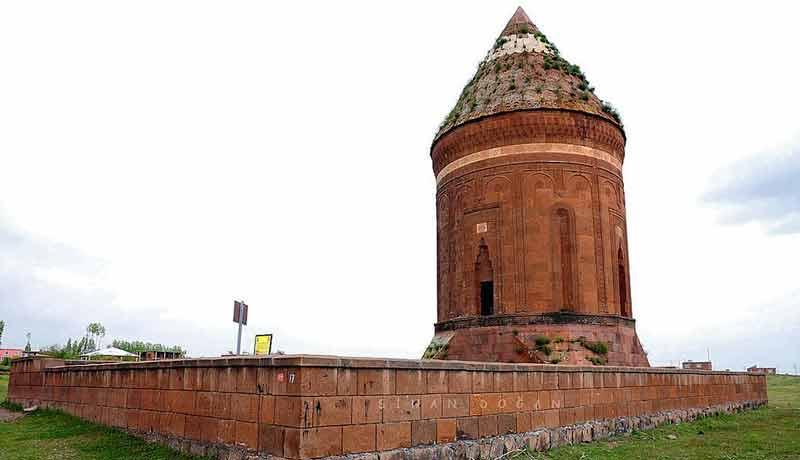 Master and Apprentice Mausoleum