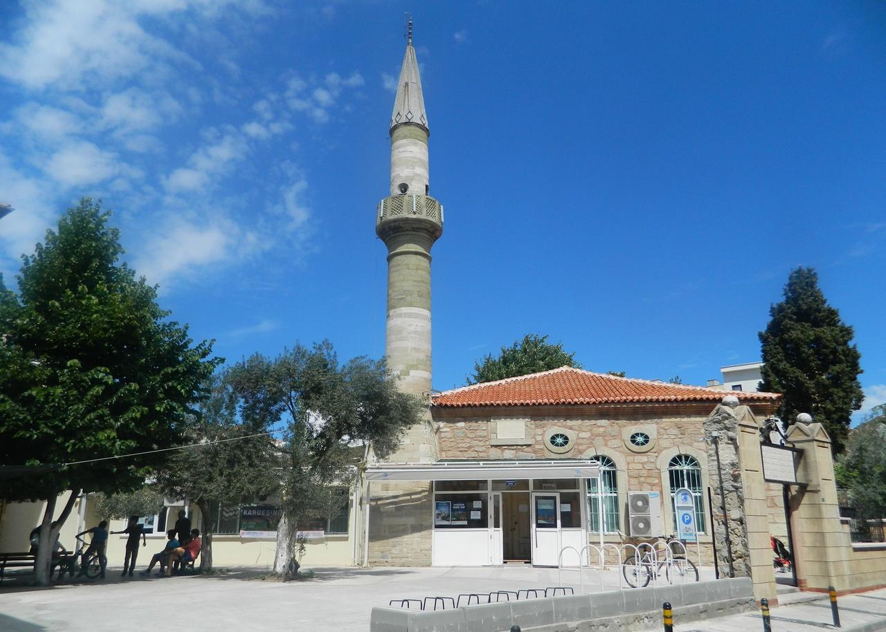 Tıflı Camii
