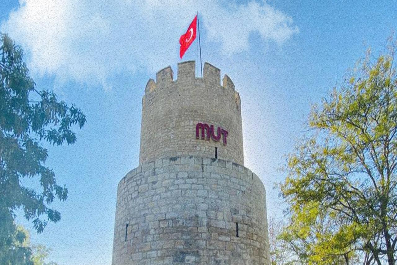 Mut Castle