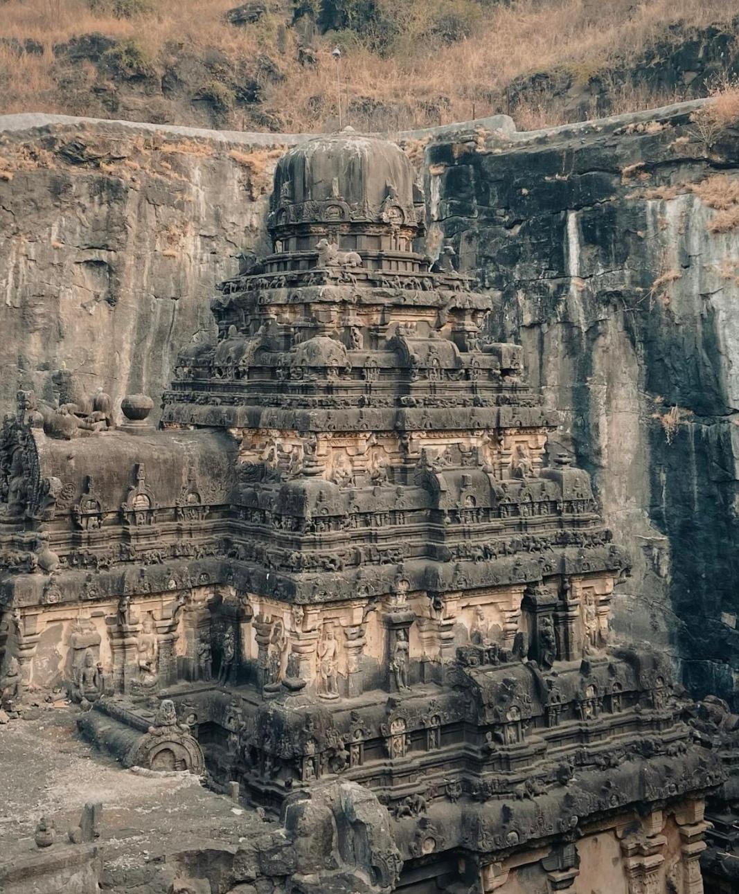 ELLORA MAĞARALARI