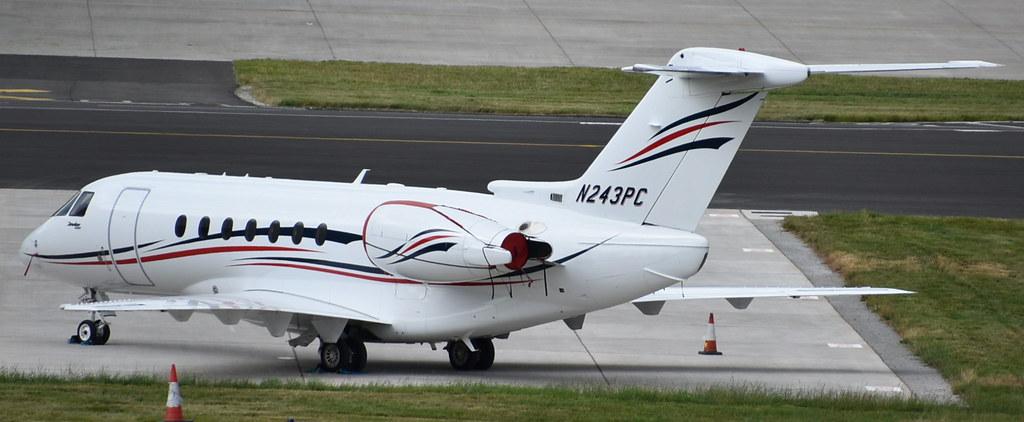 Hawker 4000