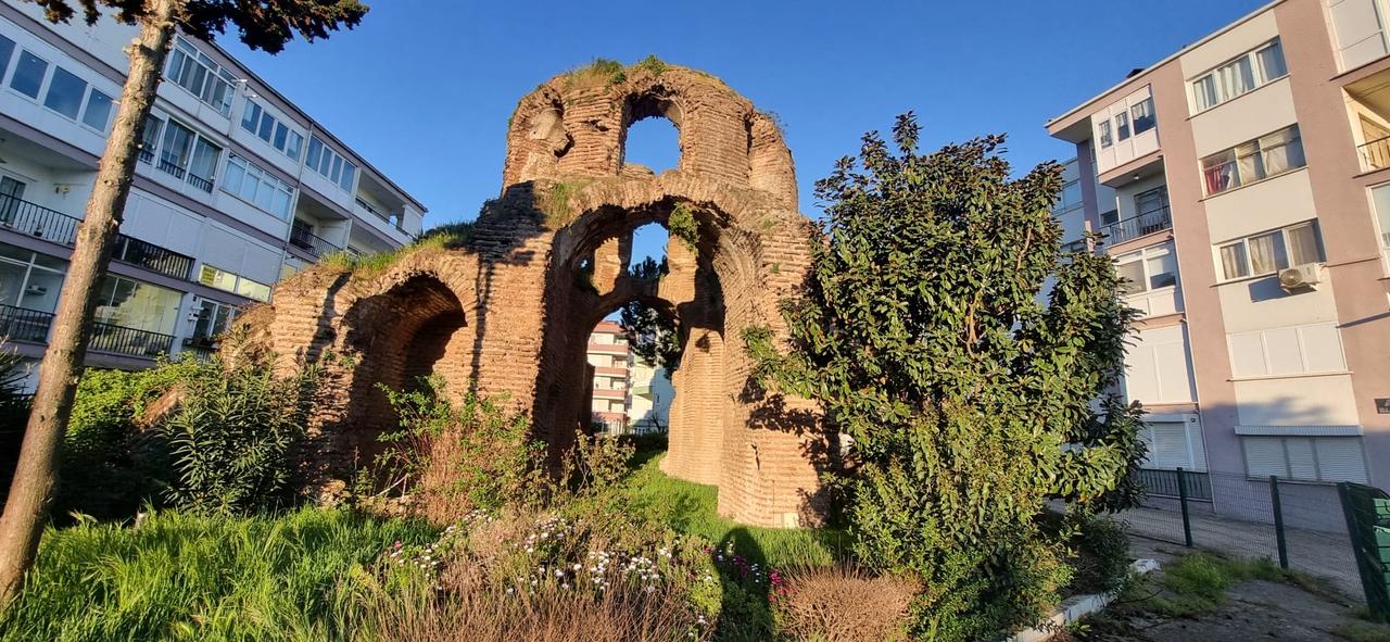 Site Bahçesine Sıkışan Tarih: 1300 Yıllık Kara Kilise