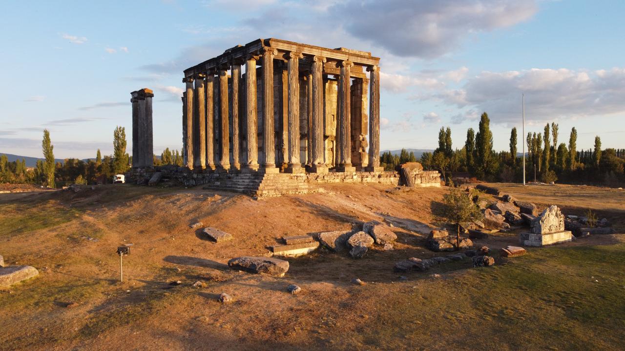 Aizonai Antik Kenti Zeus Tapınağı